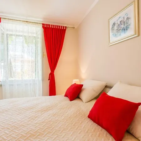Apartmán With Private Garden *